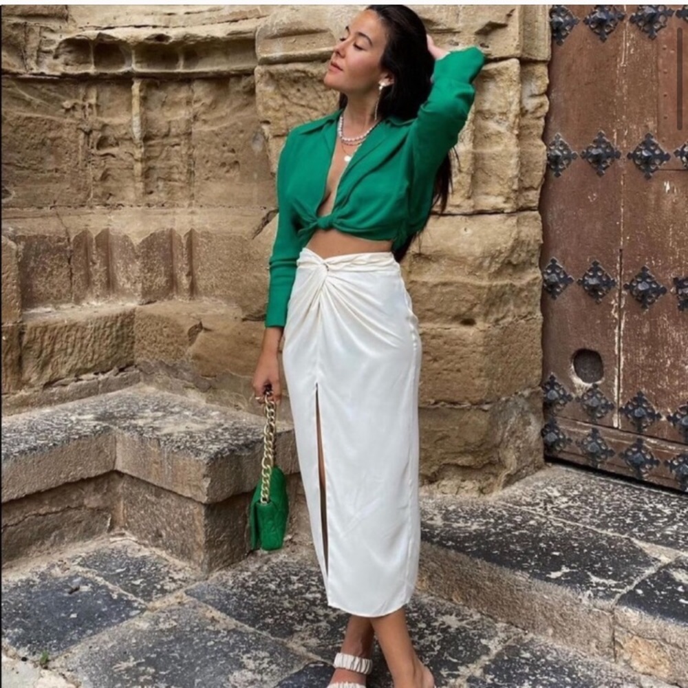 NWT ZARA BLOGGERS FAV SATIN EFFECT KNOTTED SKIRT - Picture 3 of 5
